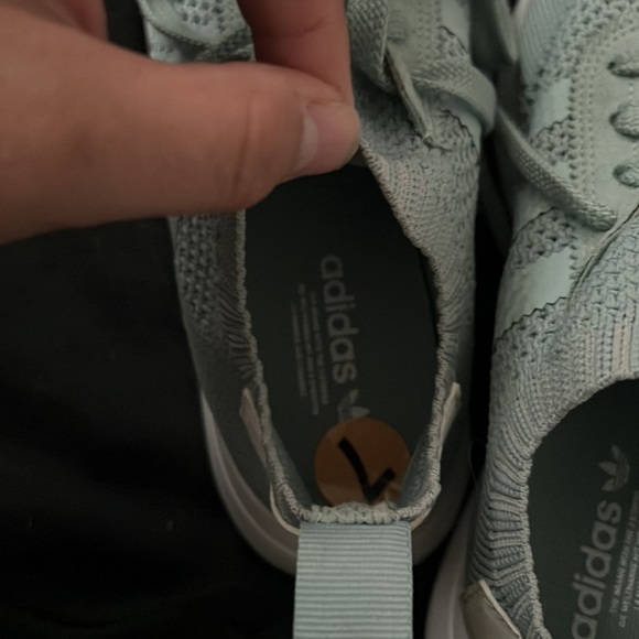 7.0 Adidas Originals Flash Back Primeknit Tactile Green Trainers - Picture 3 of 3